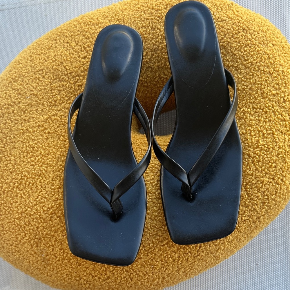 Elegant Black Women's Thong Kitten heels sandals